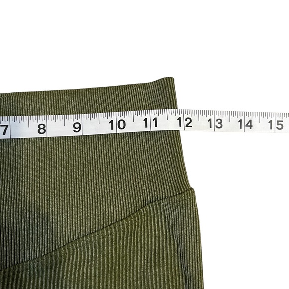 Ribbed Biker Shorts - Picture 5 of 5